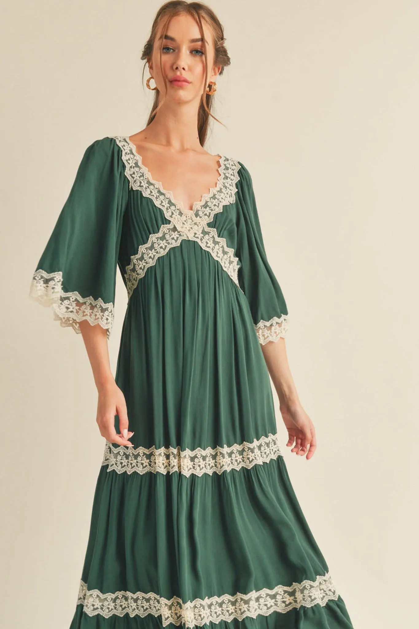 The Cecily Lace Maxi Dress in Hunter Green